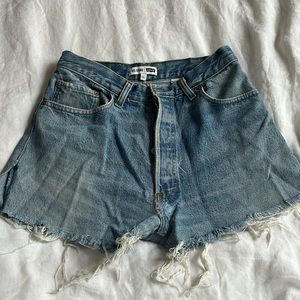 REDONE LEVIS JEAN SHORTS